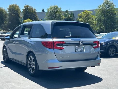 Used 2023 Honda Odyssey EX-L image 2