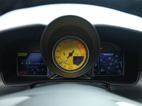 Certified 2022 Ferrari F8 Tributo RWD image 32