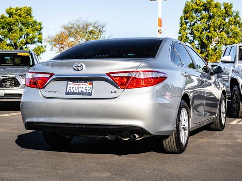 Certified 2017 Toyota Camry LE image 9