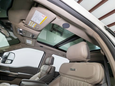 Used 2025 Ford F250 Platinum w/ Platinum Plus Package image 21