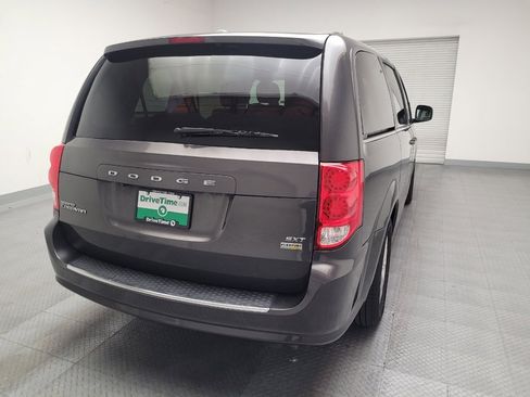 Used 2019 Dodge Grand Caravan SXT image 7