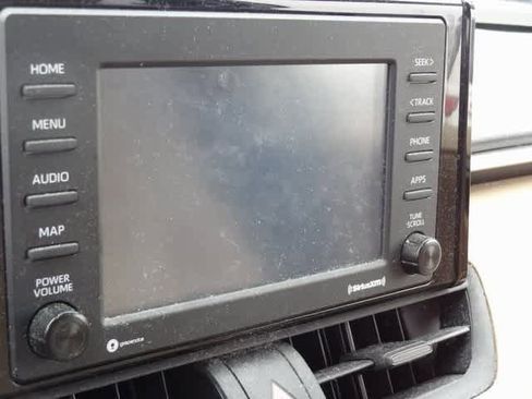 Used 2020 Toyota RAV4 XLE image 13