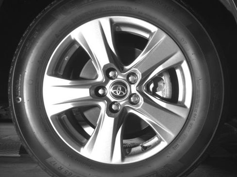 Used 2025 Toyota RAV4 XLE AWD/4WD image 11
