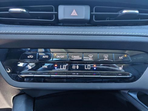 Used 2023 Buick Envision Essence w/ Sport Touring Package AWD/4WD image 66