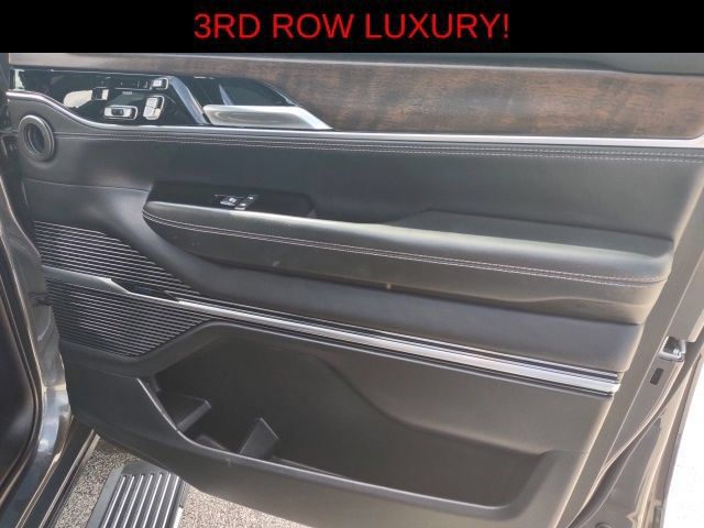Used 2023 Jeep Grand Wagoneer L Series II AWD/4WD image 32