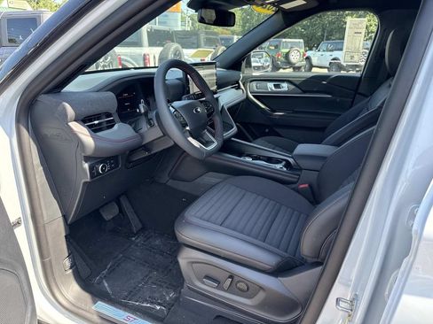 New 2026 Ford Explorer ST-Line w/ ST-Line Street Pack AWD/4WD image 8