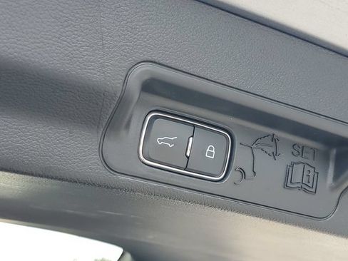 Used 2024 Ford Explorer XLT w/ Equipment Group 202A AWD/4WD image 9