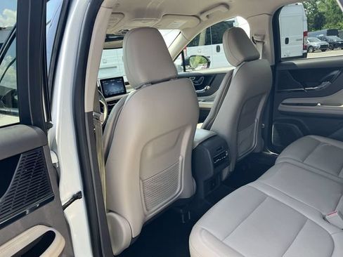 Used 2022 Lincoln Corsair AWD w/ Equipment Group 101A image 24