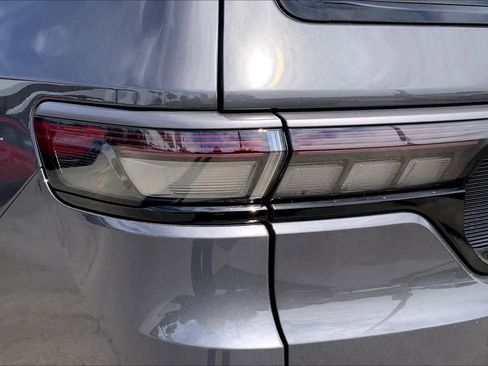 New 2026 Jeep Grand Wagoneer Limited AWD/4WD image 11