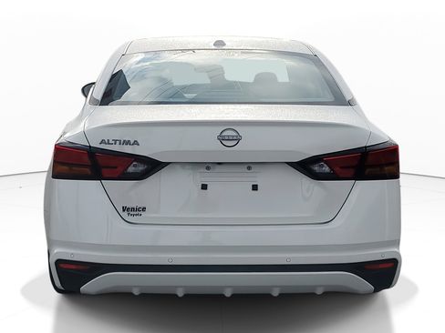 Used 2025 Nissan Altima 2.5 SV image 5