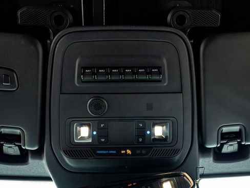 Used 2023 Ford Bronco Wildtrak image 28