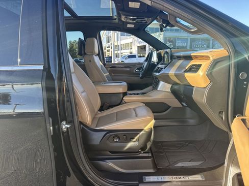 Used 2024 Chevrolet Suburban Premier w/ Advanced Technology Package image 35