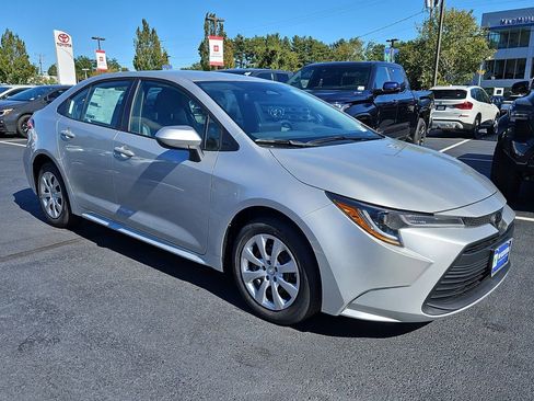 New 2026 Toyota Corolla LE FWD image 3