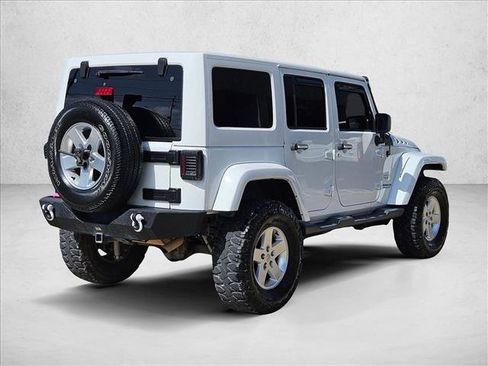Used 2015 Jeep Wrangler Unlimited Sahara w/ Connectivity Group AWD/4WD image 5