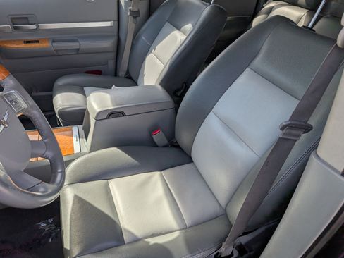 Used 2007 Chrysler Aspen Limited w/ Trailer Tow Group image 10