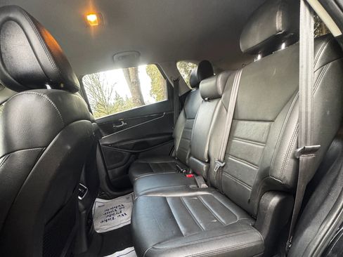 Used 2016 Kia Sorento LX AWD/4WD image 13