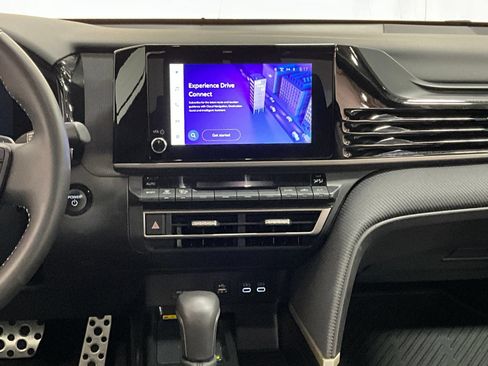 Used 2026 Toyota Camry SE FWD image 8