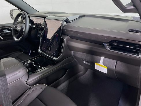 New 2026 GMC Yukon Elevation image 22