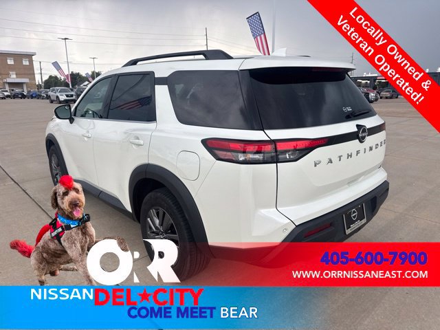 Used 2024 Nissan Pathfinder SV FWD image 3