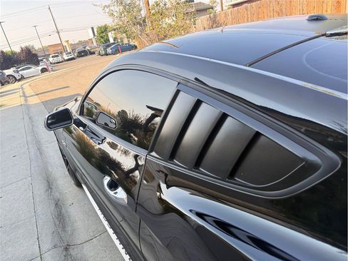 Used 2019 Ford Mustang GT RWD image 2