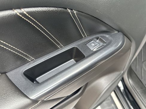 Used 2022 GMC Canyon Denali image 28