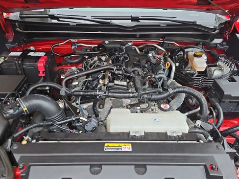 Used 2024 Toyota Tacoma TRD Off-Road AWD/4WD image 31