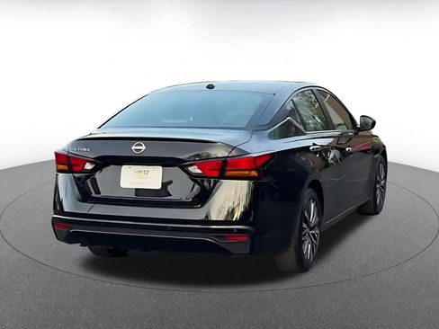 Used 2025 Nissan Altima 2.5 SV image 14