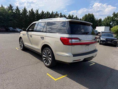 Used 2018 Lincoln Navigator Select w/ Technology Package AWD/4WD image 5