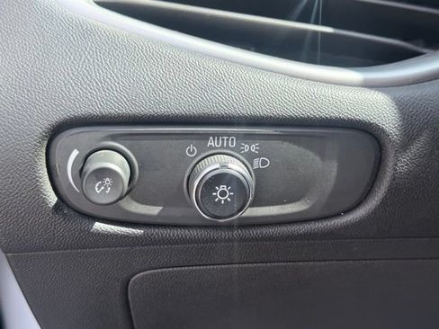 Used 2022 Chevrolet Malibu LT FWD image 18