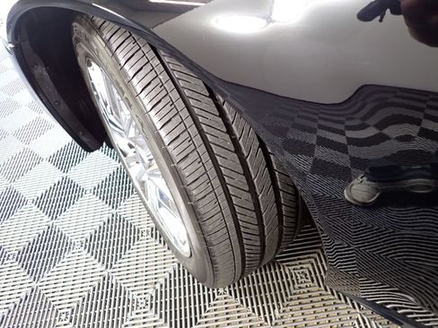 Used 2005 Cadillac XLR RWD image 31