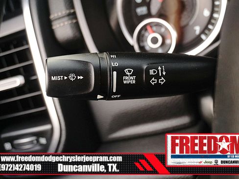 Used 2024 RAM 1500 Laramie AWD/4WD image 30