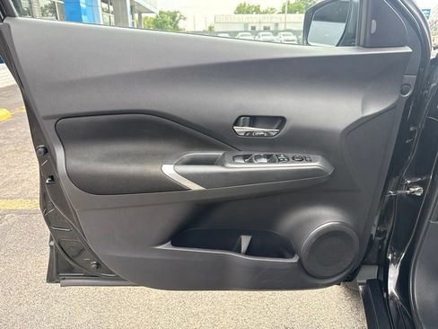 Used 2024 Nissan Kicks SV FWD image 11