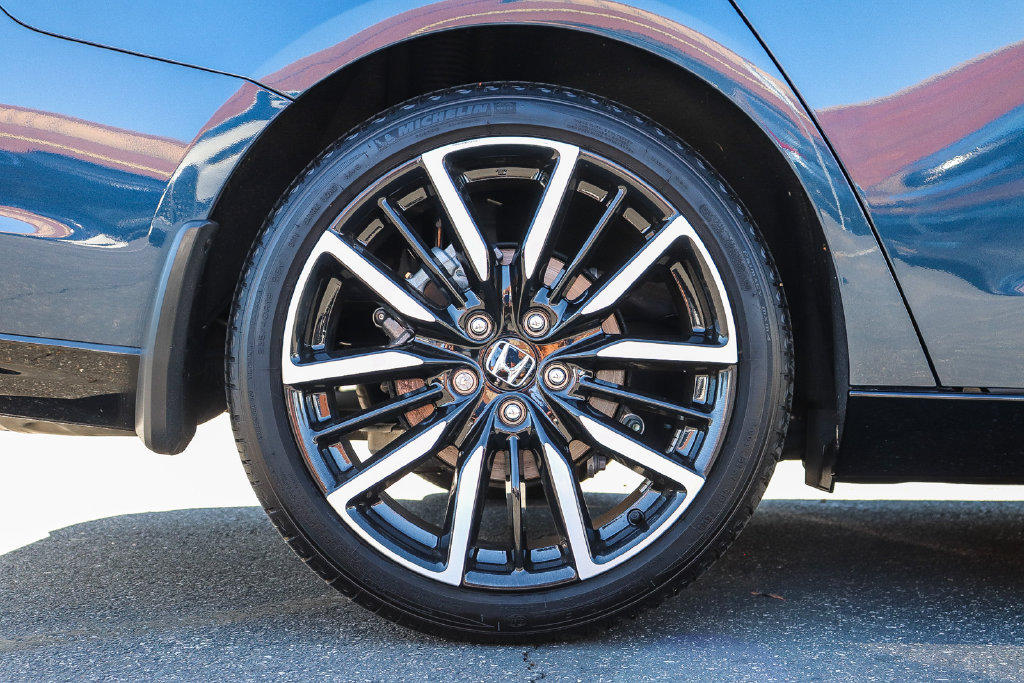 Used 2024 Honda Accord Touring image 8