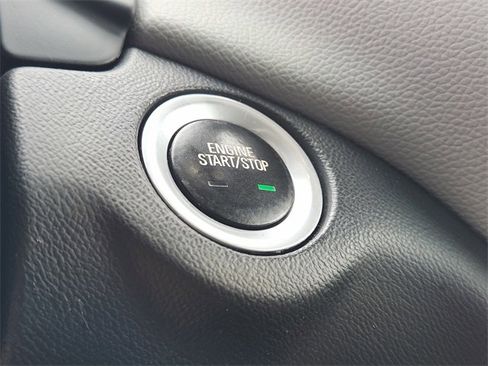 Used 2020 Chevrolet Equinox LS image 21