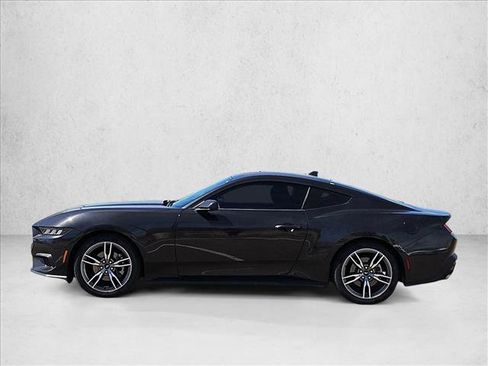 Used 2024 Ford Mustang Coupe RWD image 9