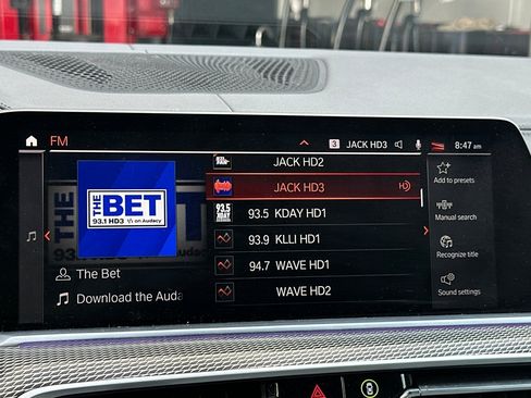 Used 2023 BMW X6 xDrive40i w/ M Sport Package AWD/4WD image 17