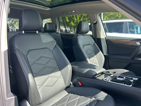 New 2026 Volkswagen Atlas SE image 39