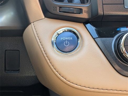 Used 2017 Toyota RAV4 Limited image 25