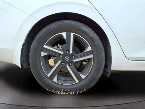 Used 2024 Nissan Sentra SV FWD image 21