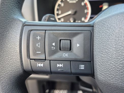 Certified 2025 Nissan Rogue S FWD image 29