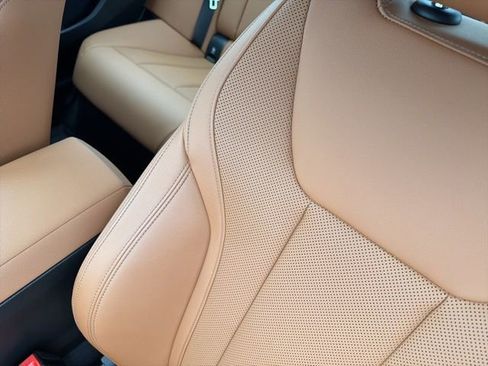 Used 2023 BMW 330i xDrive Sedan w/ M Sport Package image 15