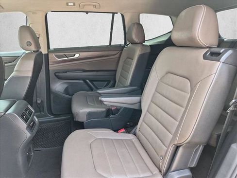 Used 2024 Volkswagen Atlas SEL AWD/4WD image 20