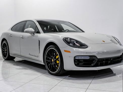 Used 2023 Porsche Panamera Turbo S image 3