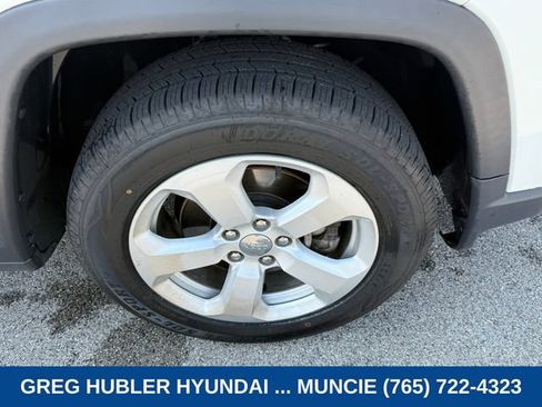 Used 2018 Jeep Compass Latitude AWD/4WD image 7
