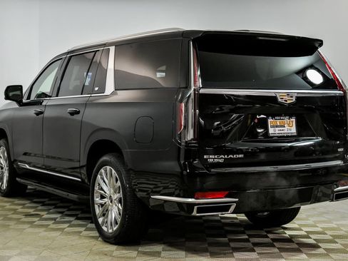Used 2024 Cadillac Escalade ESV Premium Luxury w/ Performance Package image 5
