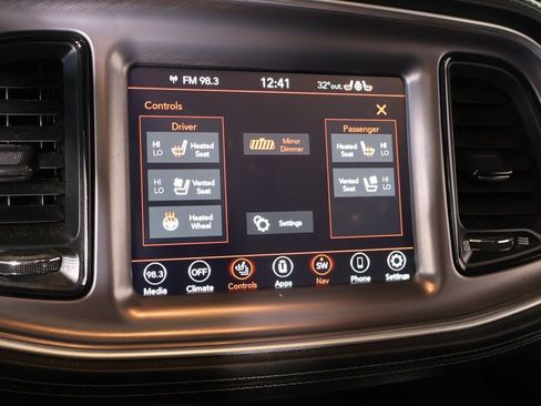 Used 2022 Dodge Challenger R/T w/ Plus Package image 8