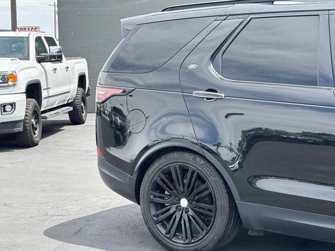 Used 2018 Land Rover Discovery HSE Luxury AWD/4WD image 3