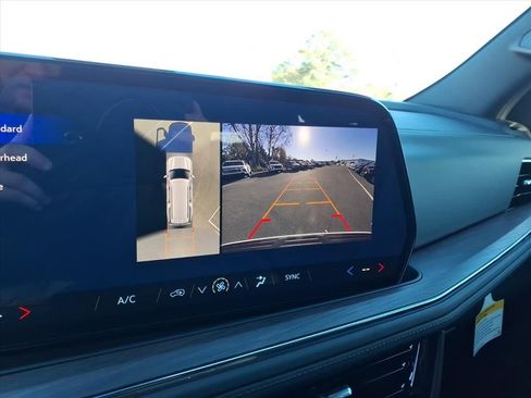 New 2026 Chevrolet Suburban LS image 19