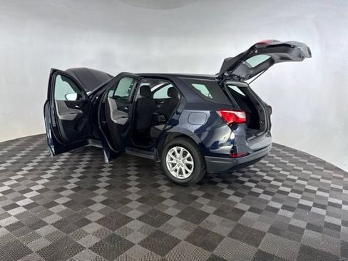 Used 2021 Chevrolet Equinox LS AWD/4WD image 16