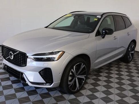 Used 2023 Volvo XC60 B6 Ultimate w/ Protection Package Premier AWD/4WD image 4